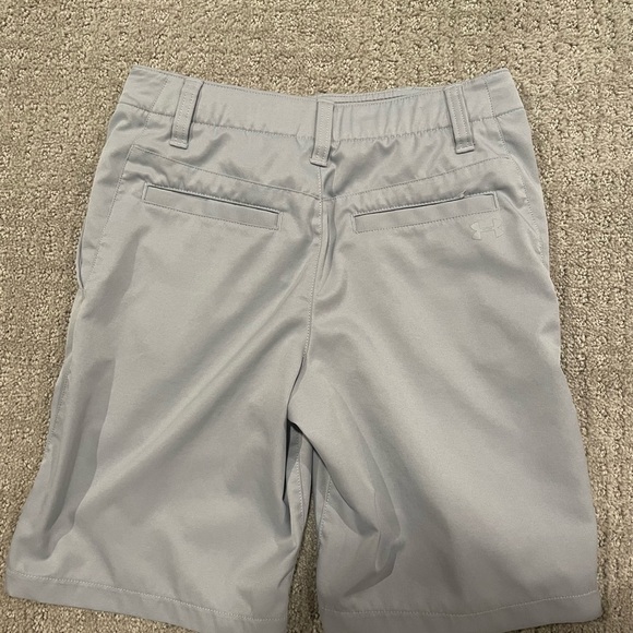 Under Armour Boys Youth Golf Shorts and Golf 1/4 Zips - Picture 11 of 15